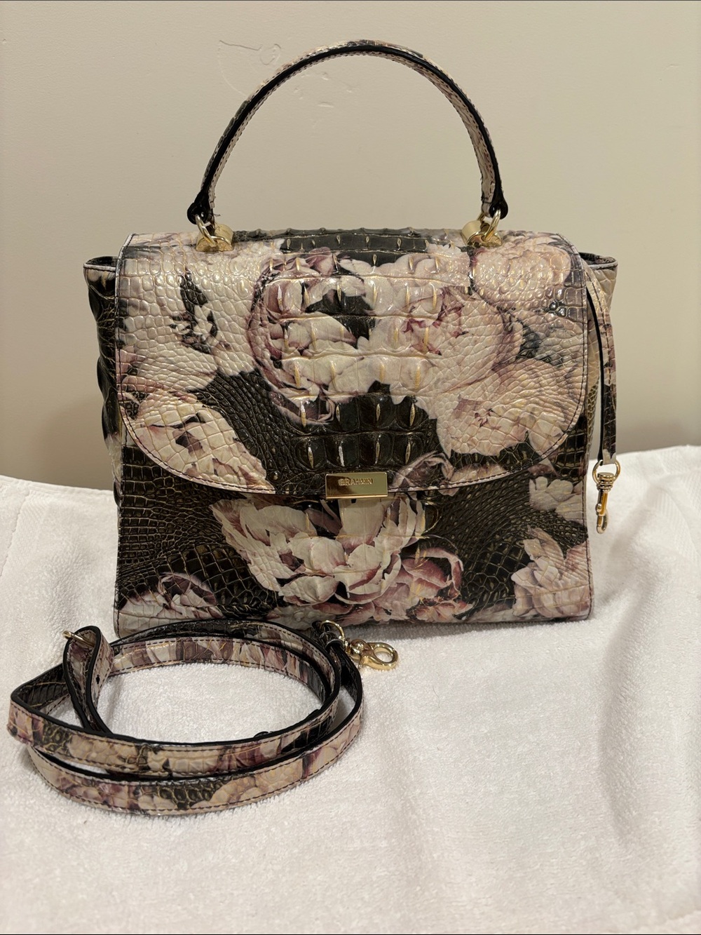 Brahmin Ingrid Eden Floral White/Black Top
Handle Crossbody Bag—Like New!! Roomy